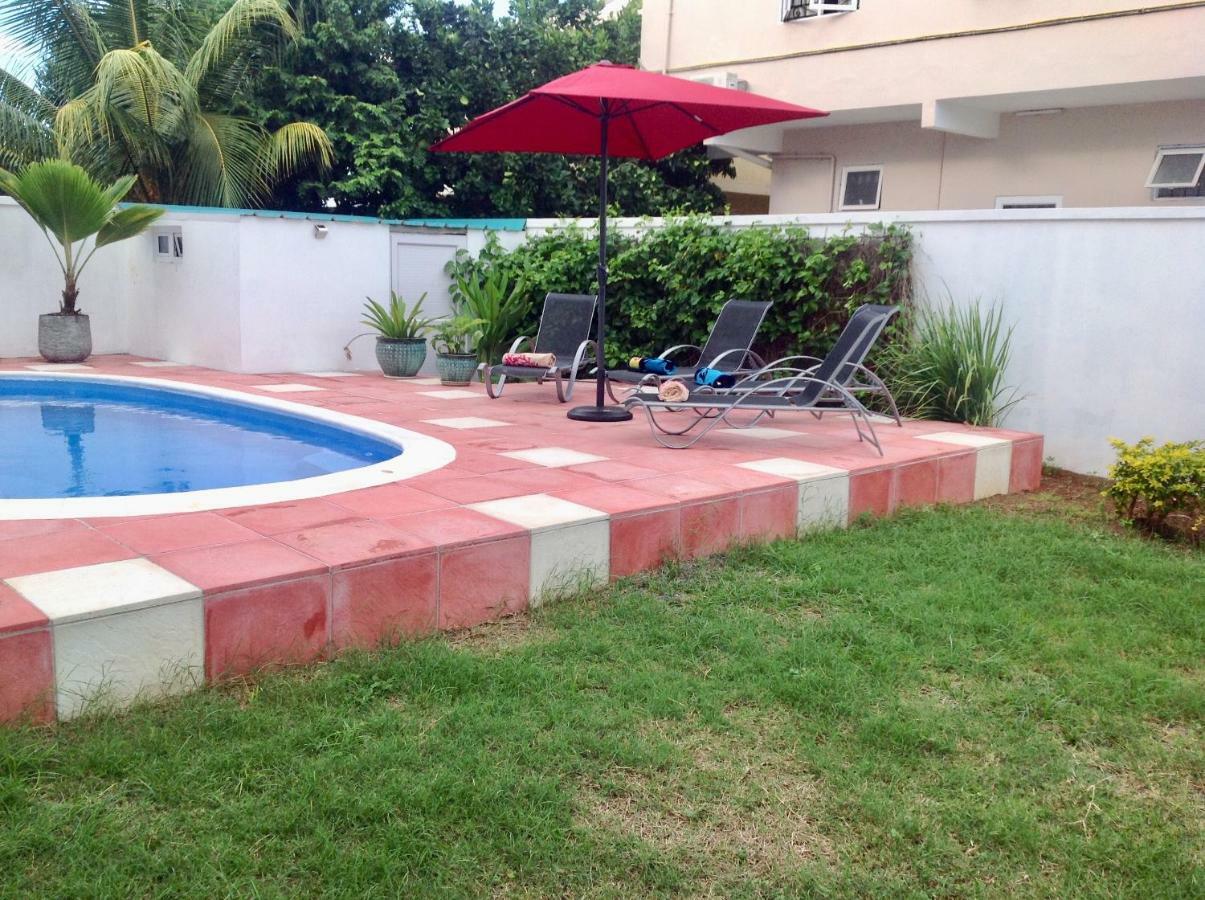 Cardamon Villa Is A 2 Bedroom With 1 Bathroom And Seperate Toilet Detached House With Ac And Swimming Pool , 5 Minutes Walk From Flic En Flac Public Beach Экстерьер фото