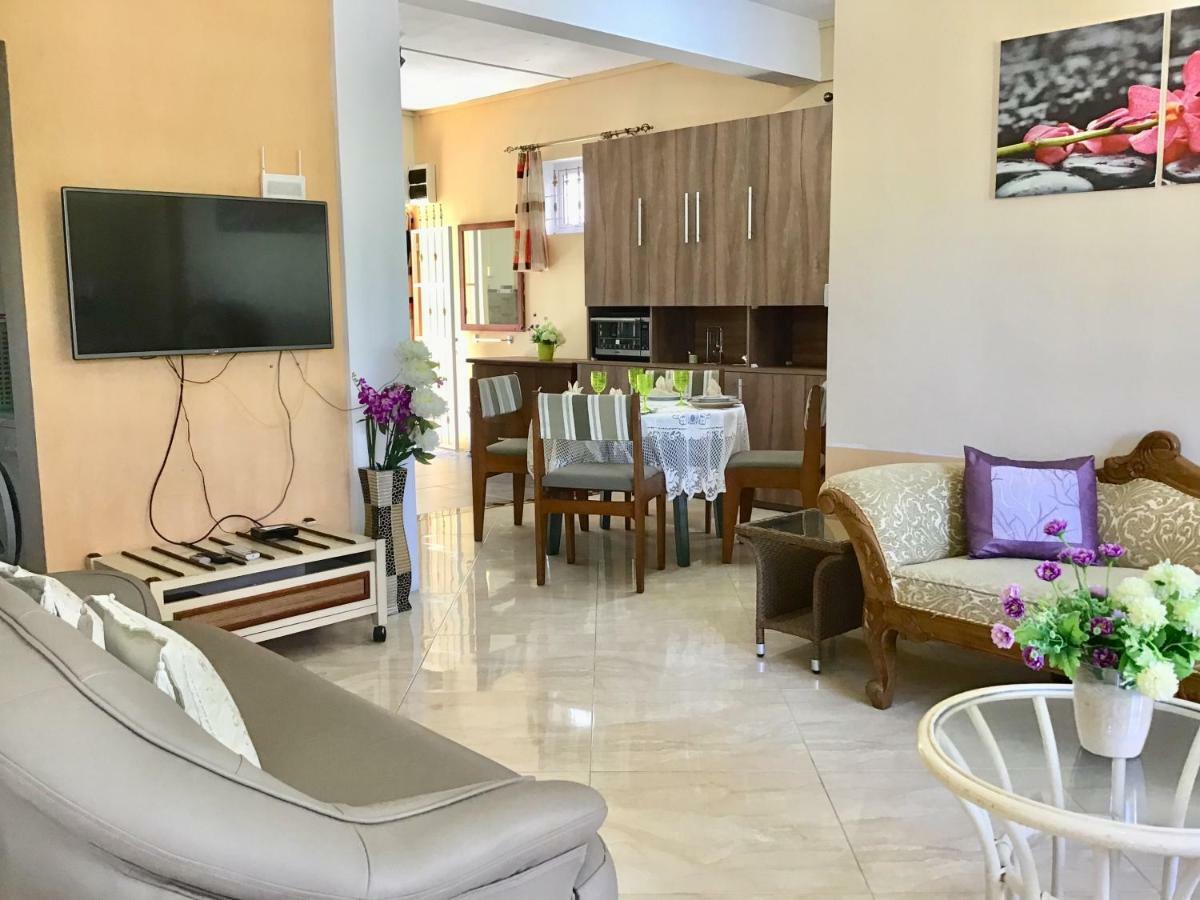 Cardamon Villa Is A 2 Bedroom With 1 Bathroom And Seperate Toilet Detached House With Ac And Swimming Pool , 5 Minutes Walk From Flic En Flac Public Beach Экстерьер фото